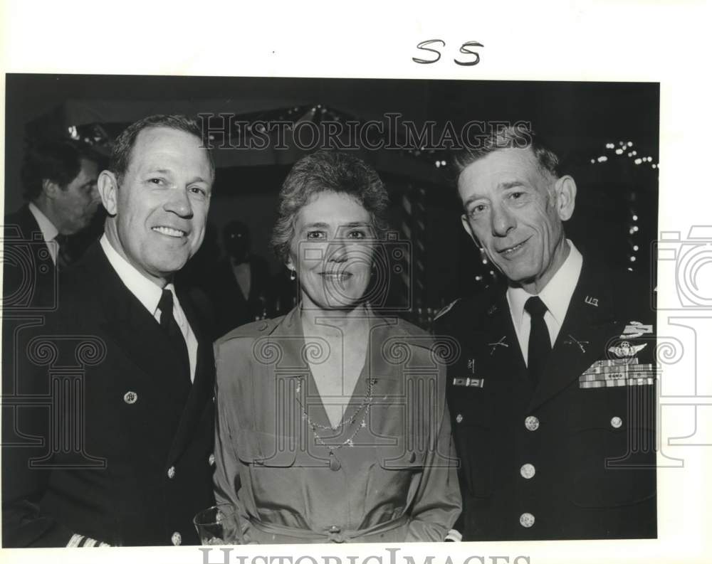 1986 Capt. Jim Franklin, Joy & Col. Moore at San Antonio event-Historic Images