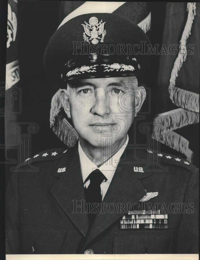 General Mark E. Bradley, Jr. of United States Military-Historic Images