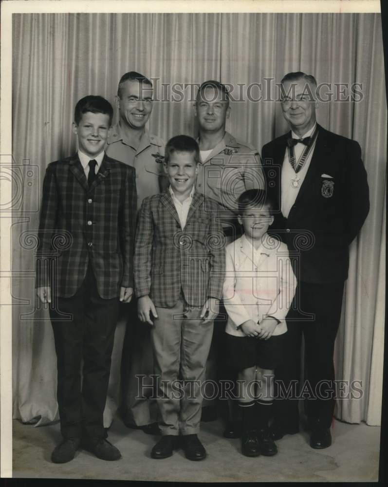 1966 Press Photo Six members of Colonel Robert E. Joseph&#39;s family - sam02899- Historic Images