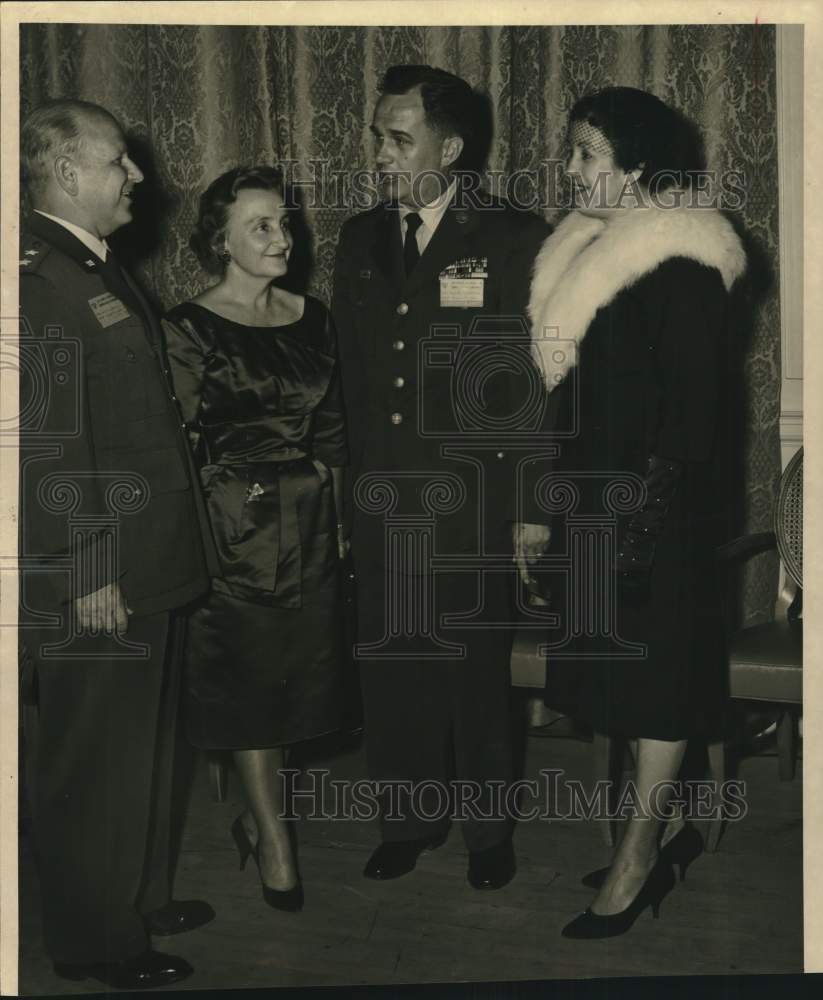 1960 Press Photo Major General Millard Lewis with Rex M. Thompson and Wives- Historic Images