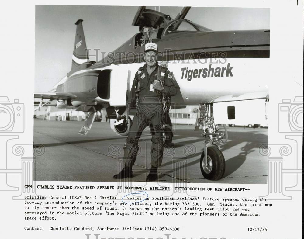 1984 Press Photo Brig. General Charles E. Yeager next to &quot;Tiger Shark&quot; aircraft- Historic Images