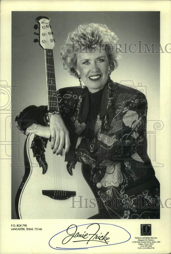 Press Photo Janie Fricke, country music singer and guitarist. - Historic Images