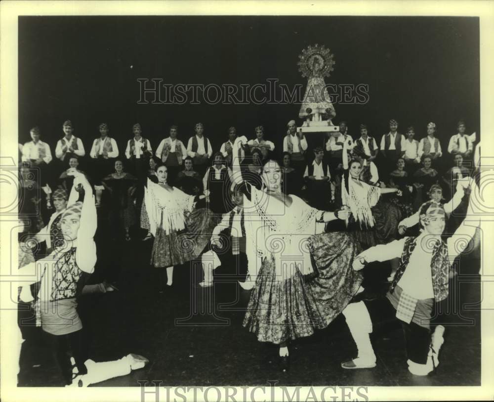 1993 Press Photo Ballet Folklorico de Guadalajara perform on stage at Event- Historic Images