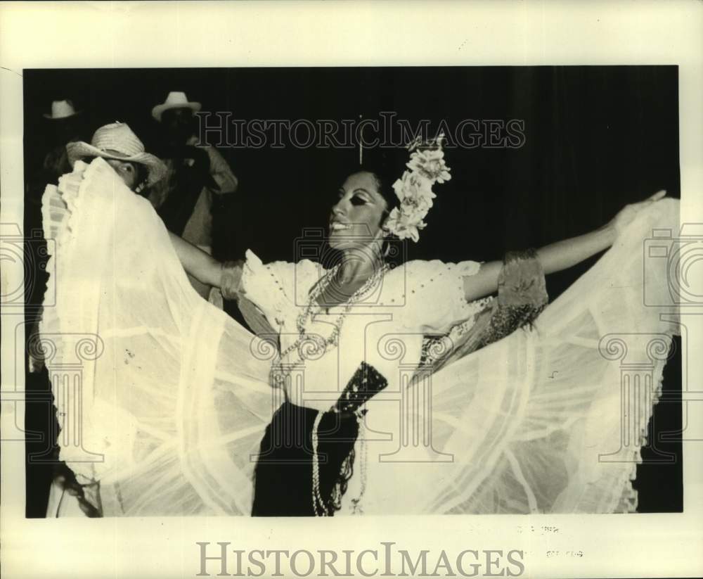 Press Photo Special Performance of the Ballet Folklorico de Mexico on Television - Historic Images