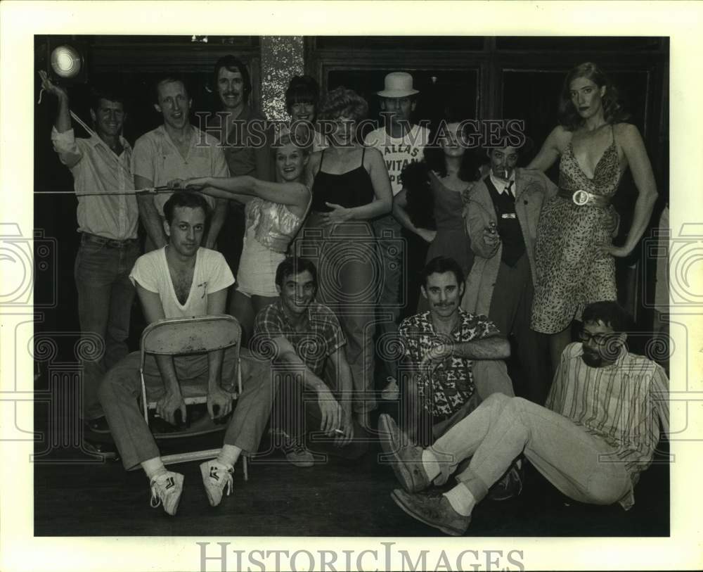 Press Photo Performers of Esther&#39;s Follies pose - Historic Images