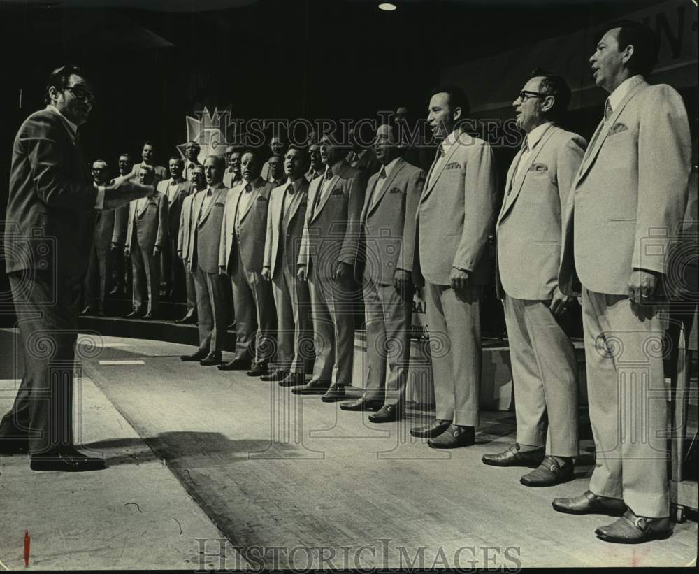 1971 Press Photo The Chordsman Chorus performs at Frontier Nights - Historic Images