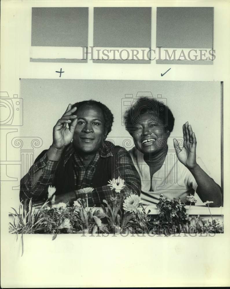 Press Photo Actors Esther Rolle and John Amos - Historic Images