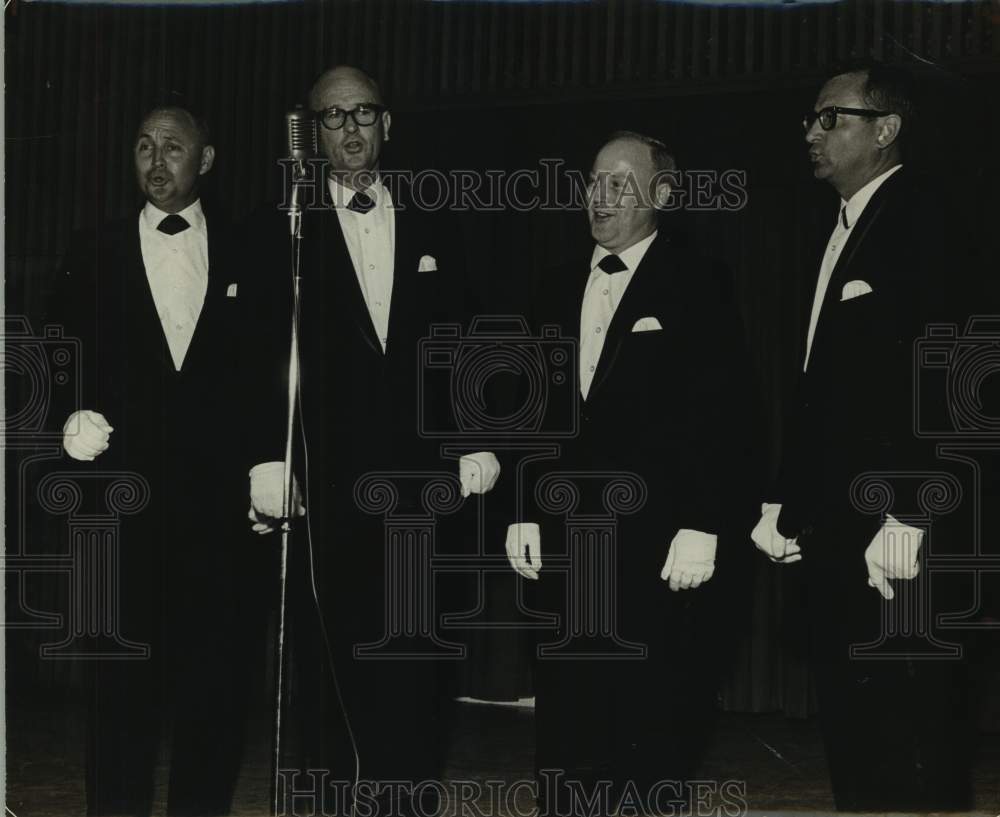 1968 Press Photo Four Members of the quartet &quot;The Accents&quot; - Historic Images