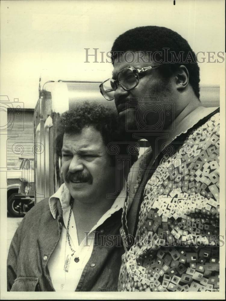 Press Photo Actors Rosey Grier and Art Metrano in "Movin' On" on NBC - Historic Images