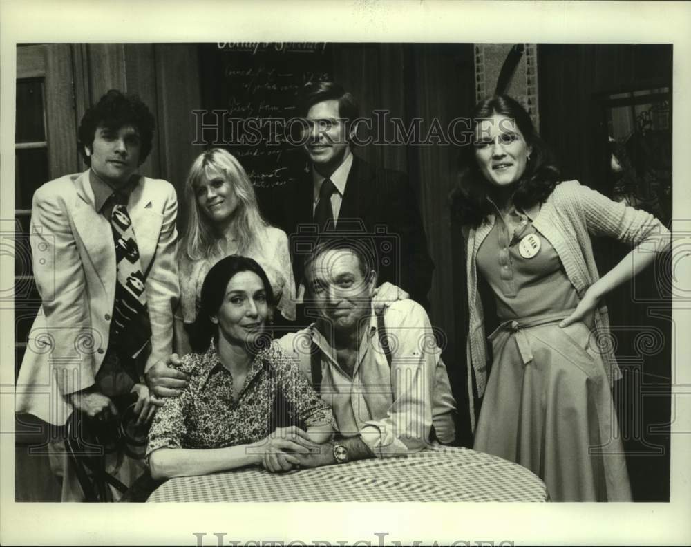 Press Photo Actors Kate Mulgrew, Malcolm Groome, Others on ABC Television Show - Historic Images