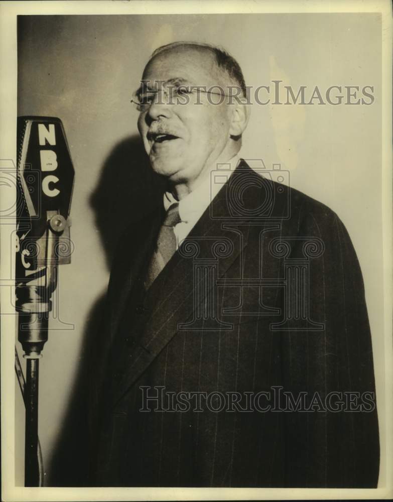 H.V. Kaltenborn, American radio commentator for NBC. - Historic Images