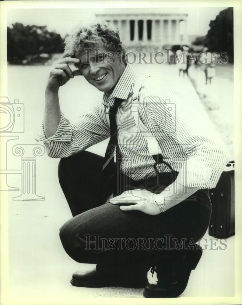 Press Photo Actor William Katt visits Lincoln Memorial in Washington, D.C. - Historic Images