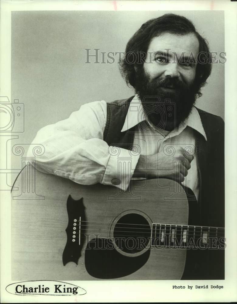 Press Photo Musician Charlie King with guitar - Historic Images