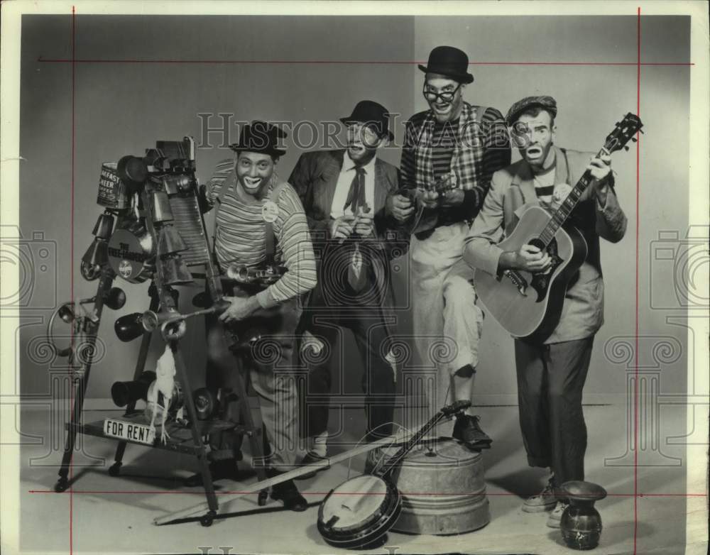 Press Photo Free Loaders, comedy musicians. - Historic Images