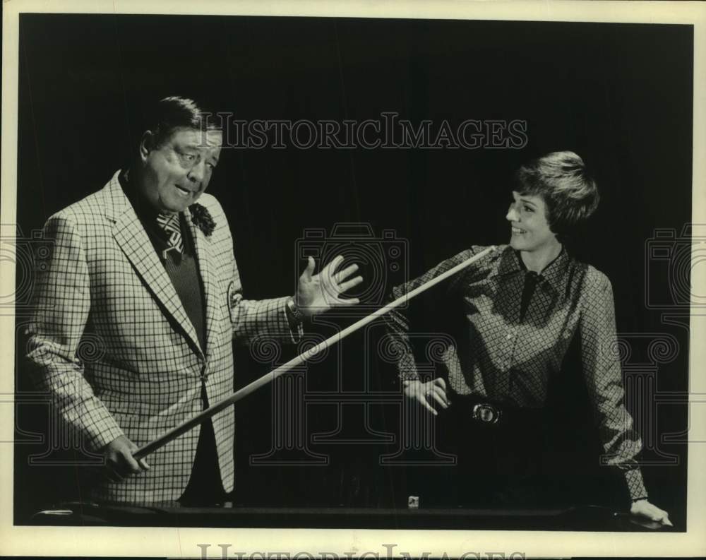 1974 Press Photo Entertainers Jackie Gleason and Julie Andrews on ABC Television - Historic Images