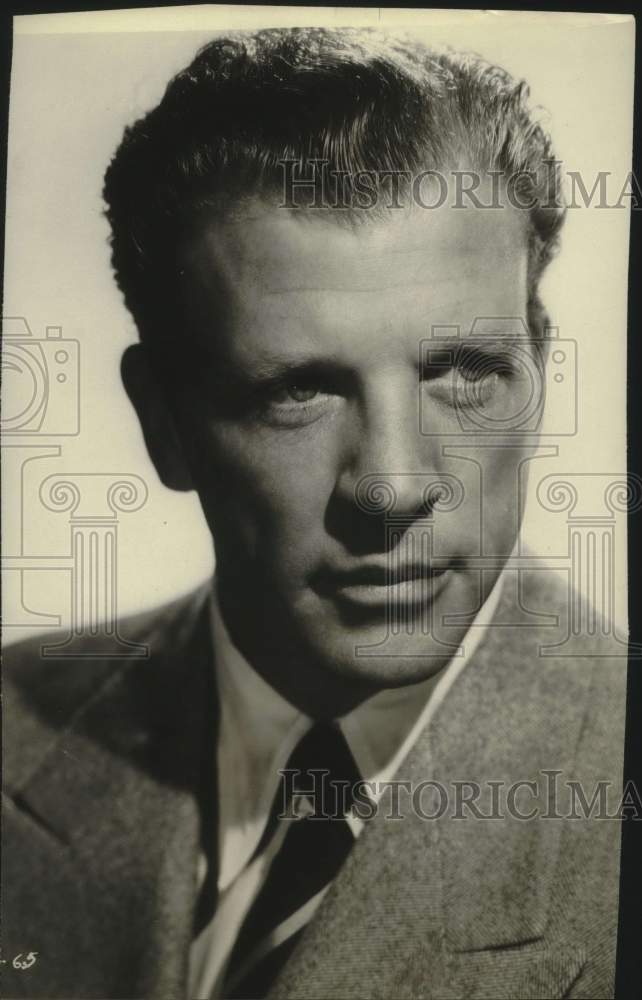 1960 Actor Dan Daily in closeup portrait at Woodlawn - Historic Images