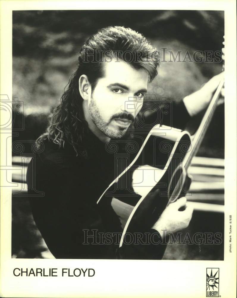 1993 Press Photo Musician Charlie Floyd in closeup portrait with guitar- Historic Images