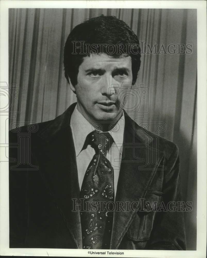 Press Photo Actor Bert Convy in "The Snoop Sisters" on NBC Television - Historic Images