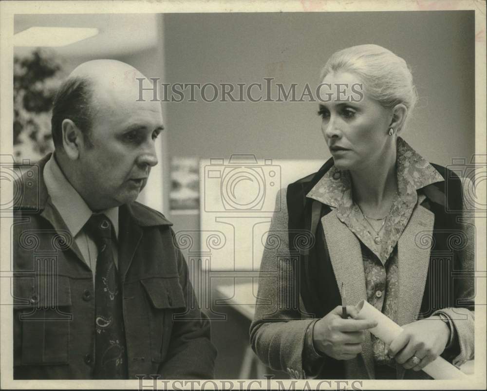 Press Photo Actress Susan Flannery with male co-star in scene of show - Historic Images