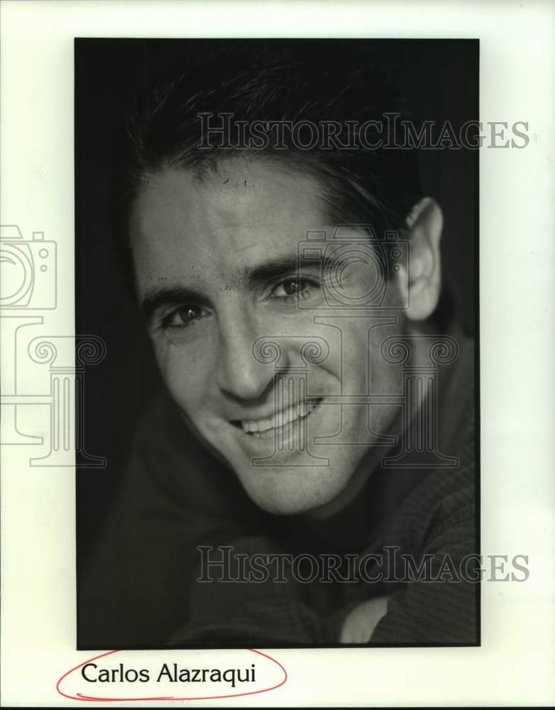 Press Photo Carlos Alazraqui, Entertainer in closeup portrait smiling - Historic Images