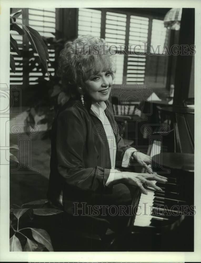 1983 Press Photo Entertainer Edie Adams in "Shootings Stars" on ABC Television- Historic Images