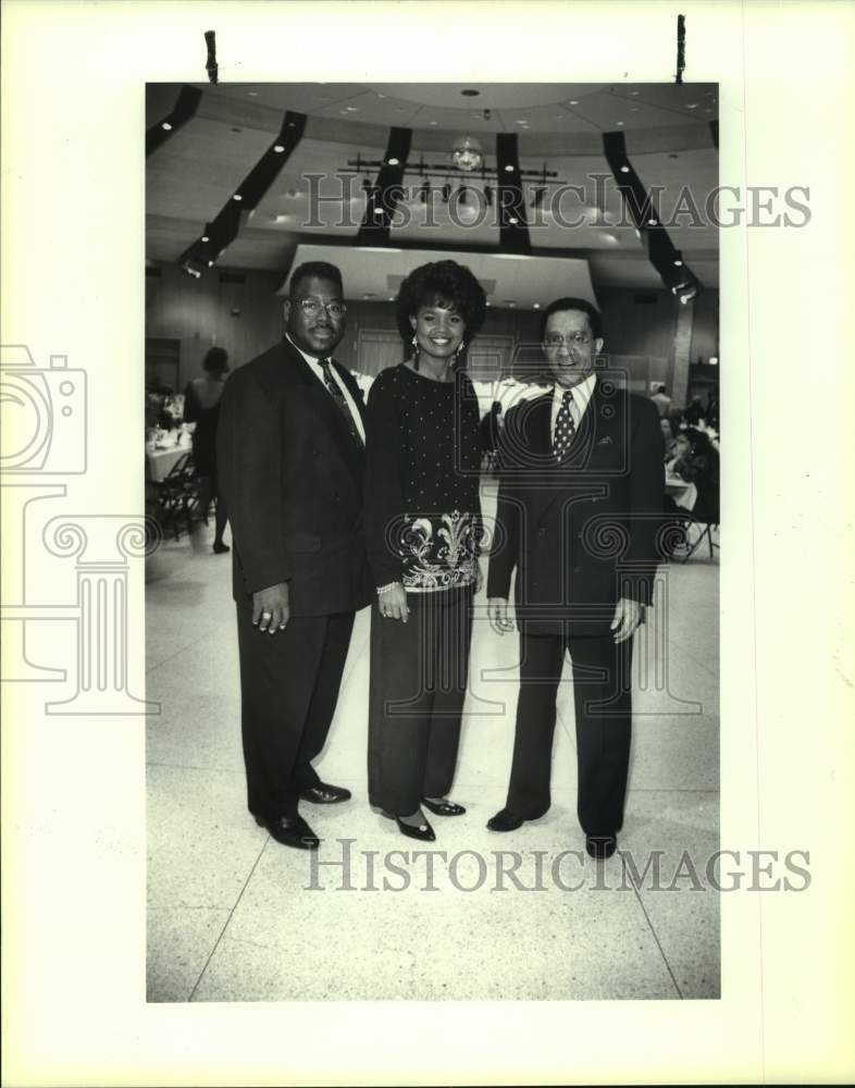 1992 Press Photo Lou Miller, Stephanie King, Tony Brown at Freedom Fund Banquet- Historic Images