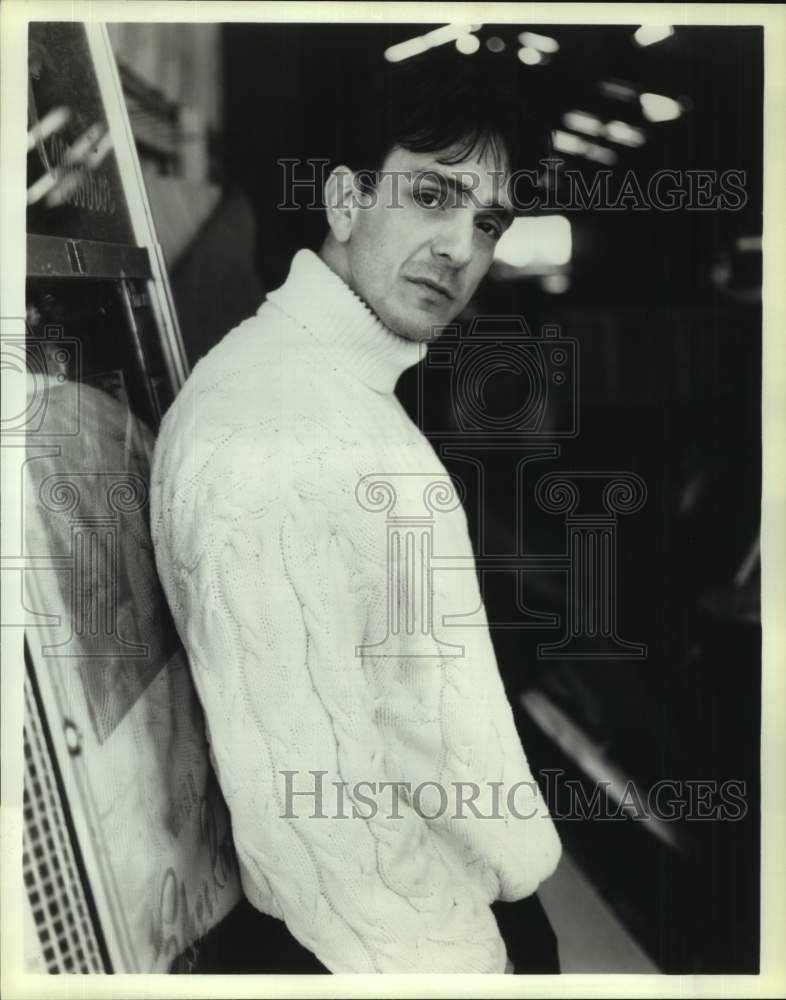 Press Photo Actor Hank Azaria stars as Craig Schaeffer in "If Not for You" - Historic Images
