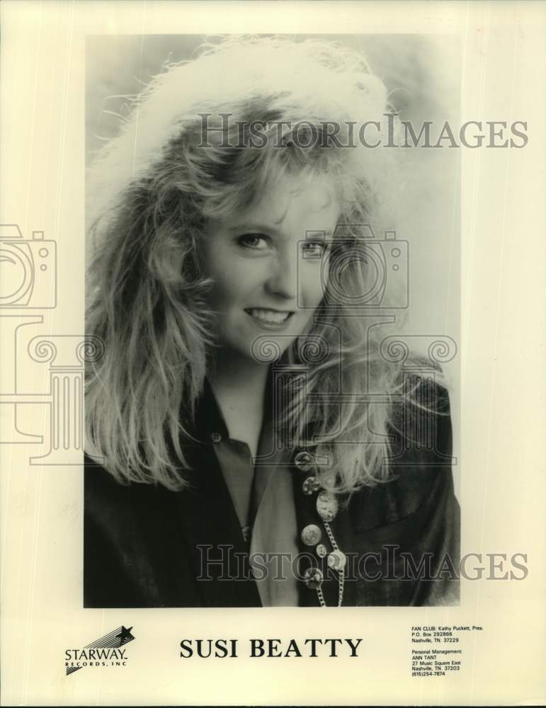 1989 Press Photo Singer Susi Beatty smiles in closeup portrait - sap09226- Historic Images