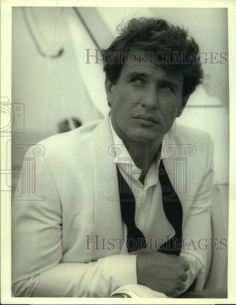 1989 Press Photo Actor Tom Berenger "If Tomorrow Comes" on CBS Television- Historic Images