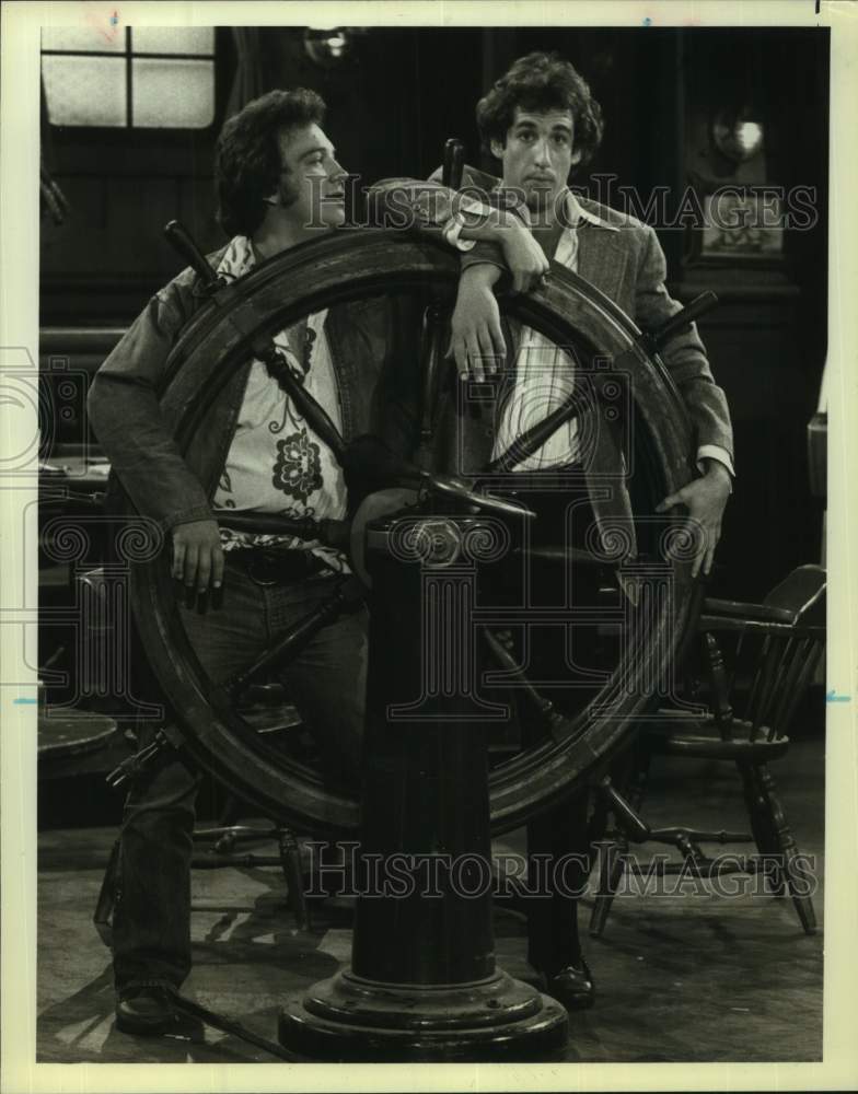 1978 Press Photo Actors Jim Belushi, Larry Breeding in "Who's Watching the Kids"- Historic Images
