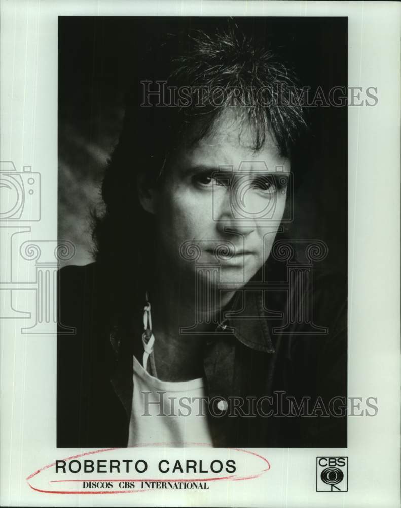 Press Photo Musician Roberto Carlos in closeup portrait - Historic Images