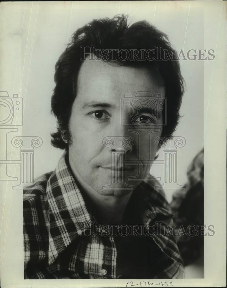 1974 Press Photo Herb Alpert, Entertainer, Musician in closeup portrait - Historic Images