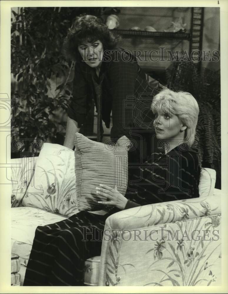 1983 Press Photo Actors Lynn Redgrave, Teresa Ganzel in &quot;Teachers Only&quot; on NBC- Historic Images