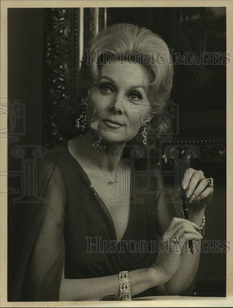 1974 Press Photo Actress Rhonda Fleming in closeup portrait - Historic Images