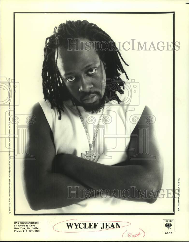 2000 Press Photo Wyclef Jean, Haitian rapper, singer and actor. - sap10969- Historic Images
