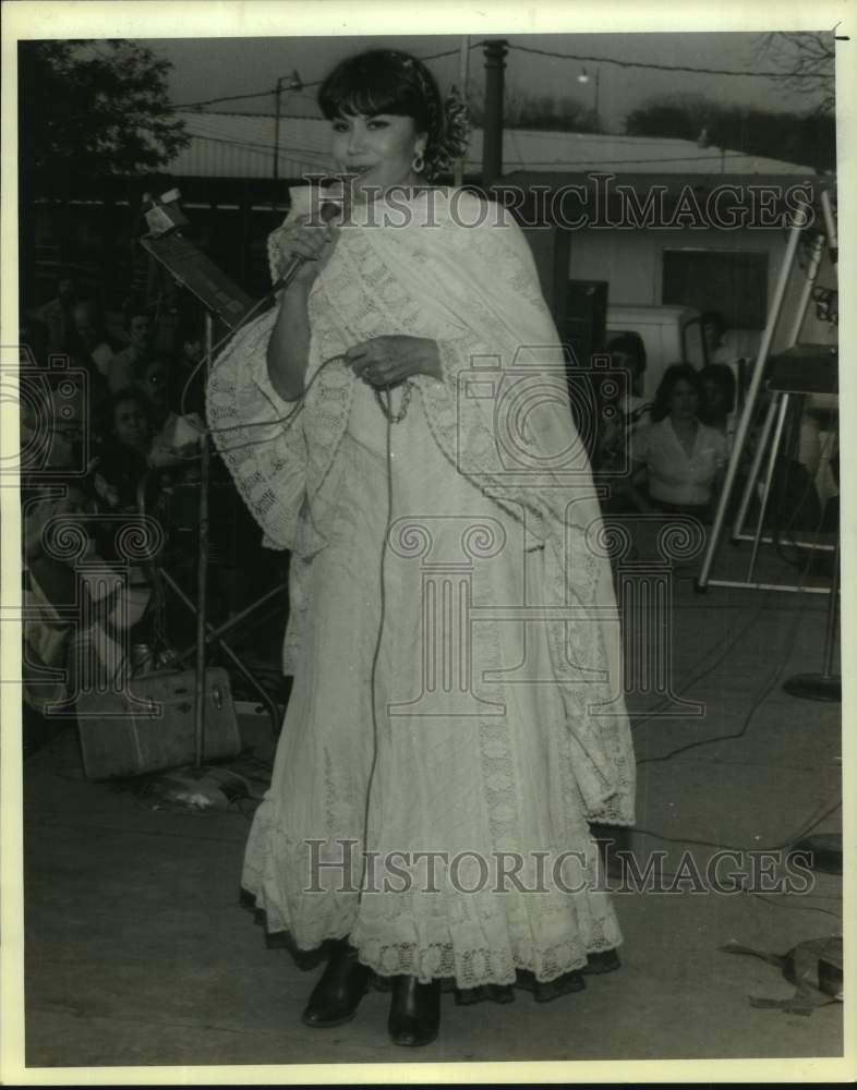 Press Photo Enriqueta Jimenez, Mexican singer. - Historic Images