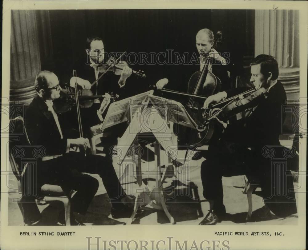 1975 Members of The Berlin String Quartet. - Historic Images