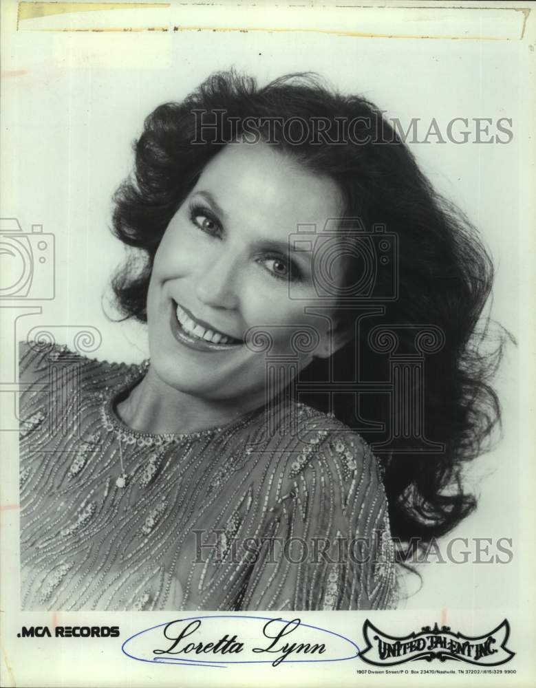 Press Photo Singer Loretta Lynn - Historic Images