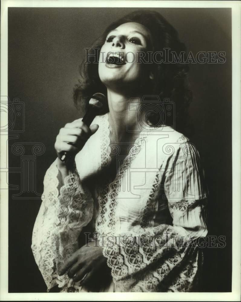 1982 Press Photo Diana Lynn, Singer in portrait - sap12005- Historic Images
