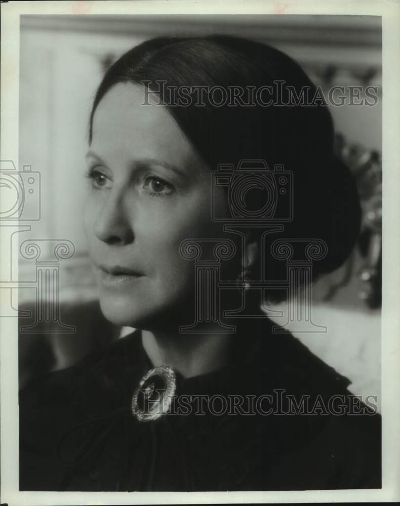 1976 Press Photo Julie Harris stars in The Last of Mrs. Lincoln, TV movie.- Historic Images