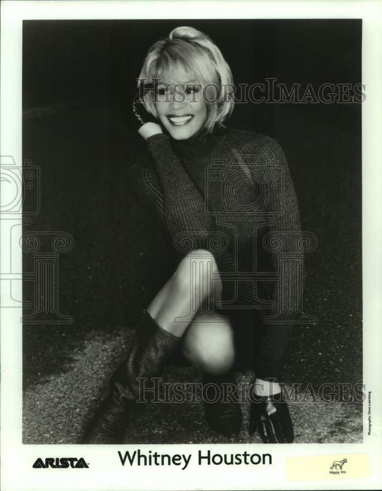 Press Photo Whitney Houston, Singer smiles - Historic Images