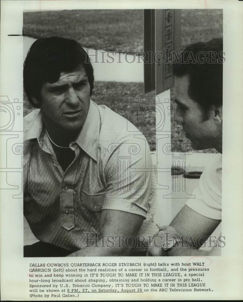 Press Photo Walt Garrison hosts on It's Tough to Make It In This League, on ABC. - Historic Images