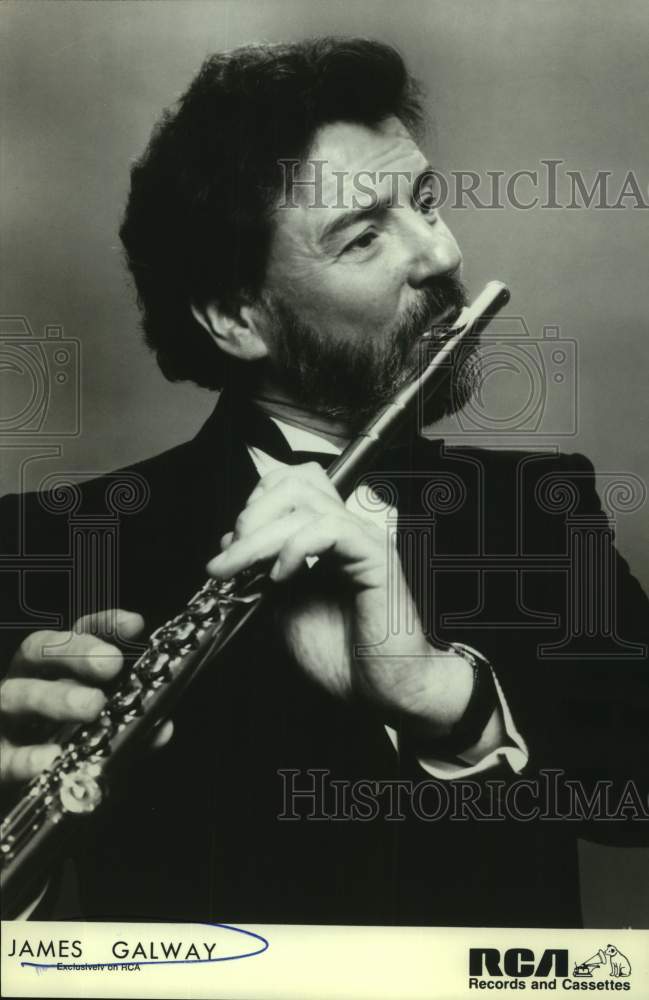 James Galway, Irish classical flute player. - Historic Images