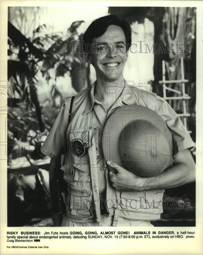 Press Photo Jim Fyfe host Going, Going, Almost Gone! Animals in Danger, on HBO. - Historic Images