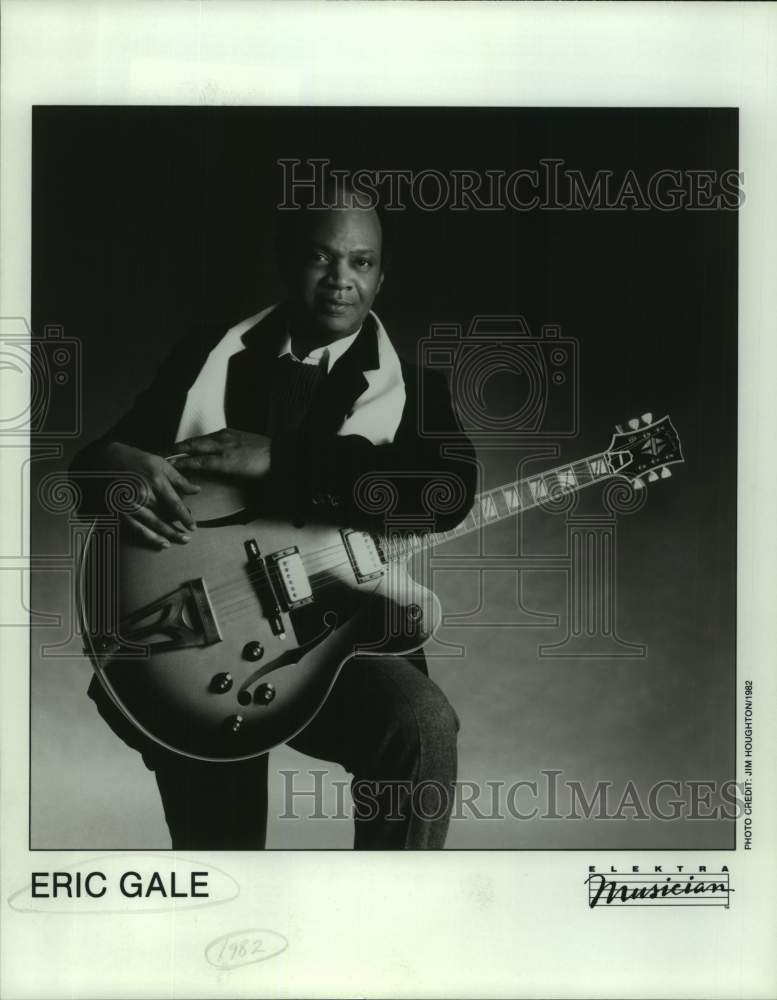 1982 Press Photo Eric Gale, American jazz and session guitarist. - sap ...