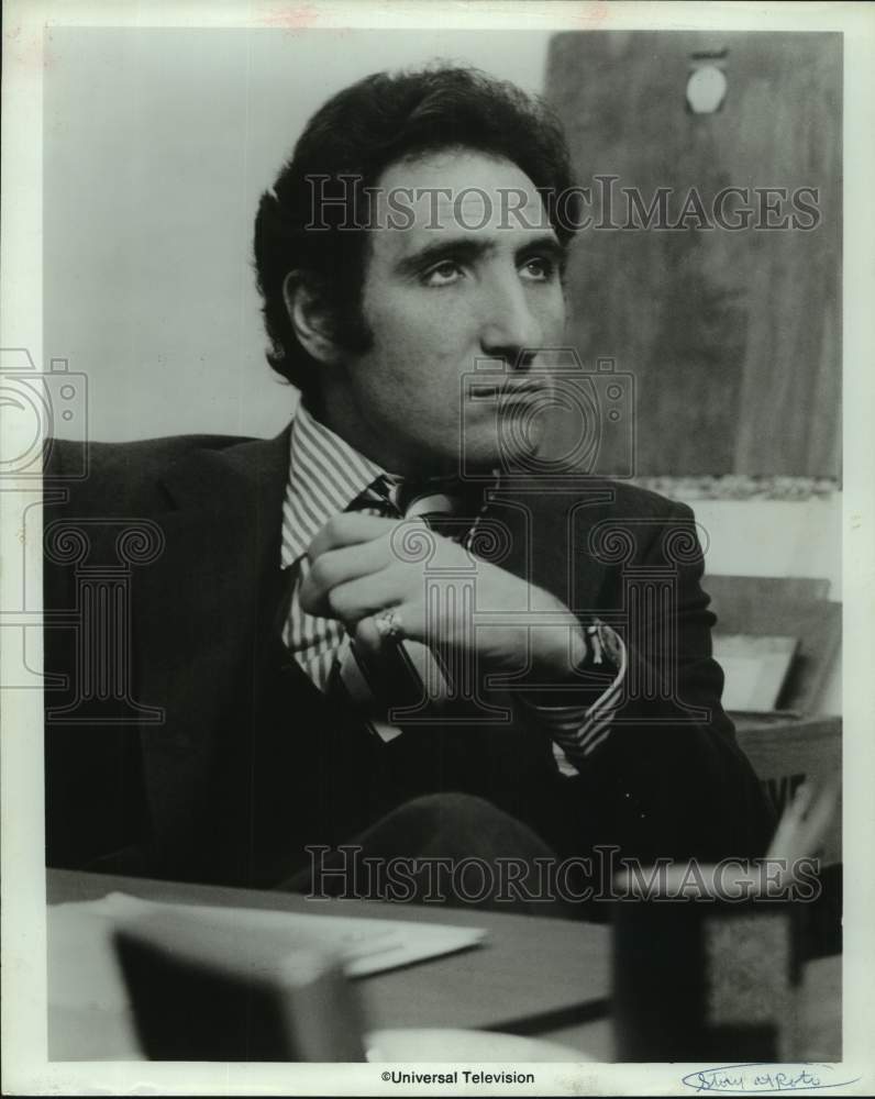 Actor Judd Hirsch as a deputy public defender in NBC-TV&#39;s &quot;The Law&quot; - Historic Images