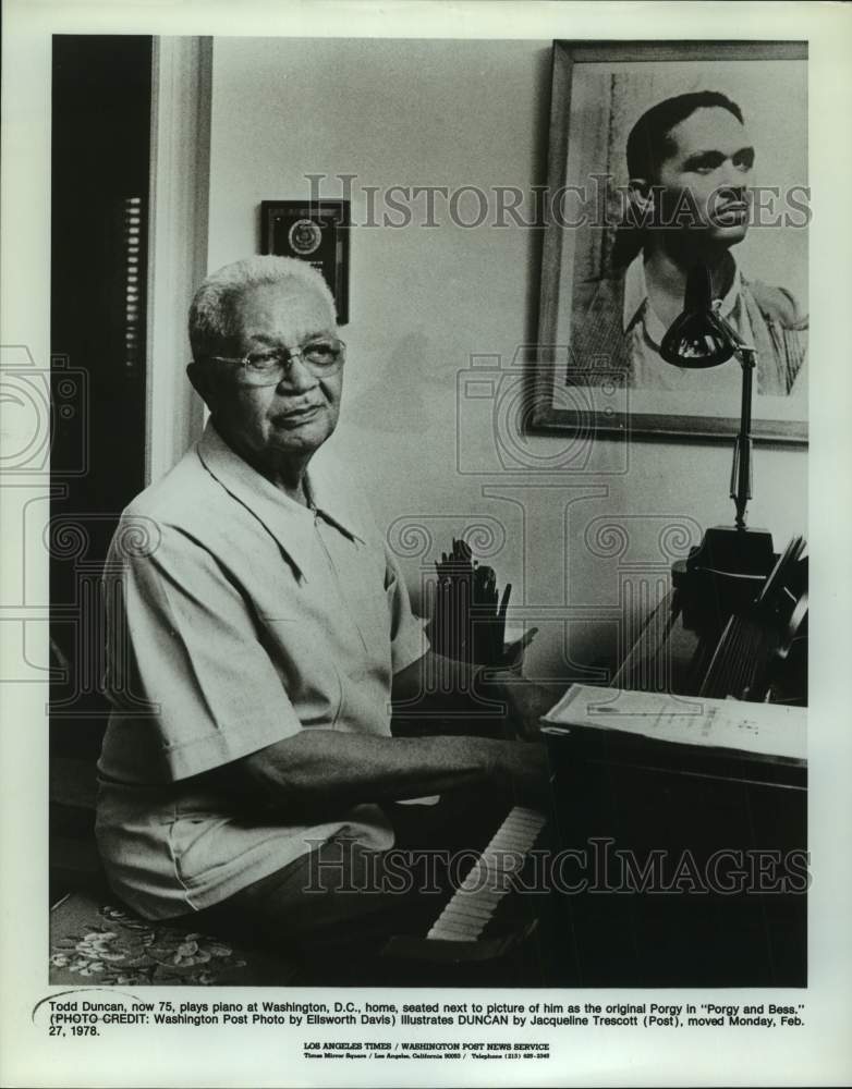 1978 Press Photo Todd Duncan plays Piano in Washington, D.C. home - sap13177- Historic Images