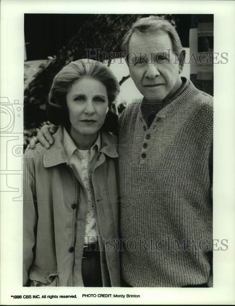 1996 Press Photo Actress Patty Duke with co-star in CBS Television Show- Historic Images