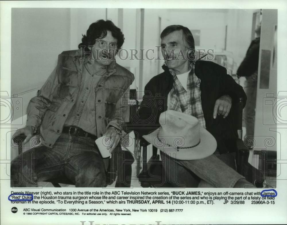 1988 Press Photo Actor Dennis Weaver and James &quot;Red&quot; Duke, Doctor on ABC movie- Historic Images