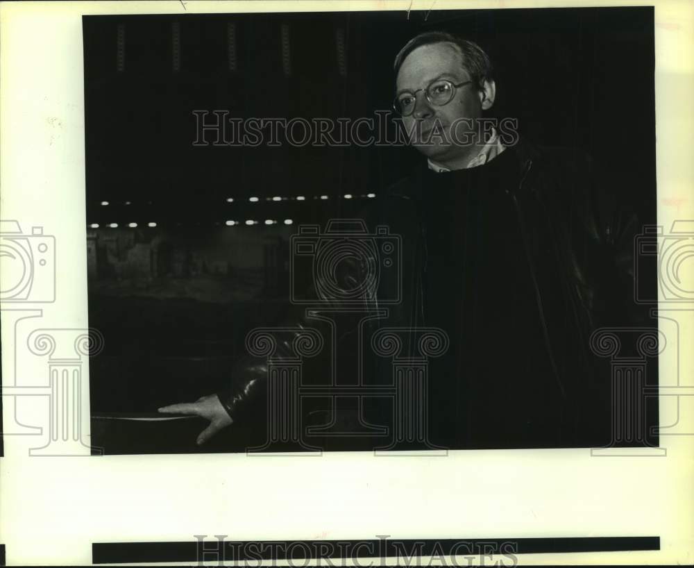 1986 Press Photo Nicolas McGegan, conductor and stage director of Saul.- Historic Images